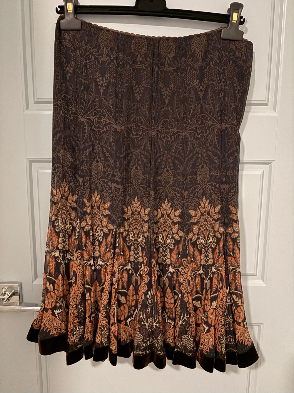 VTG 100% Silk Ellie Tahari for Bergdorf Goodman Brown and orange Printed skirt
